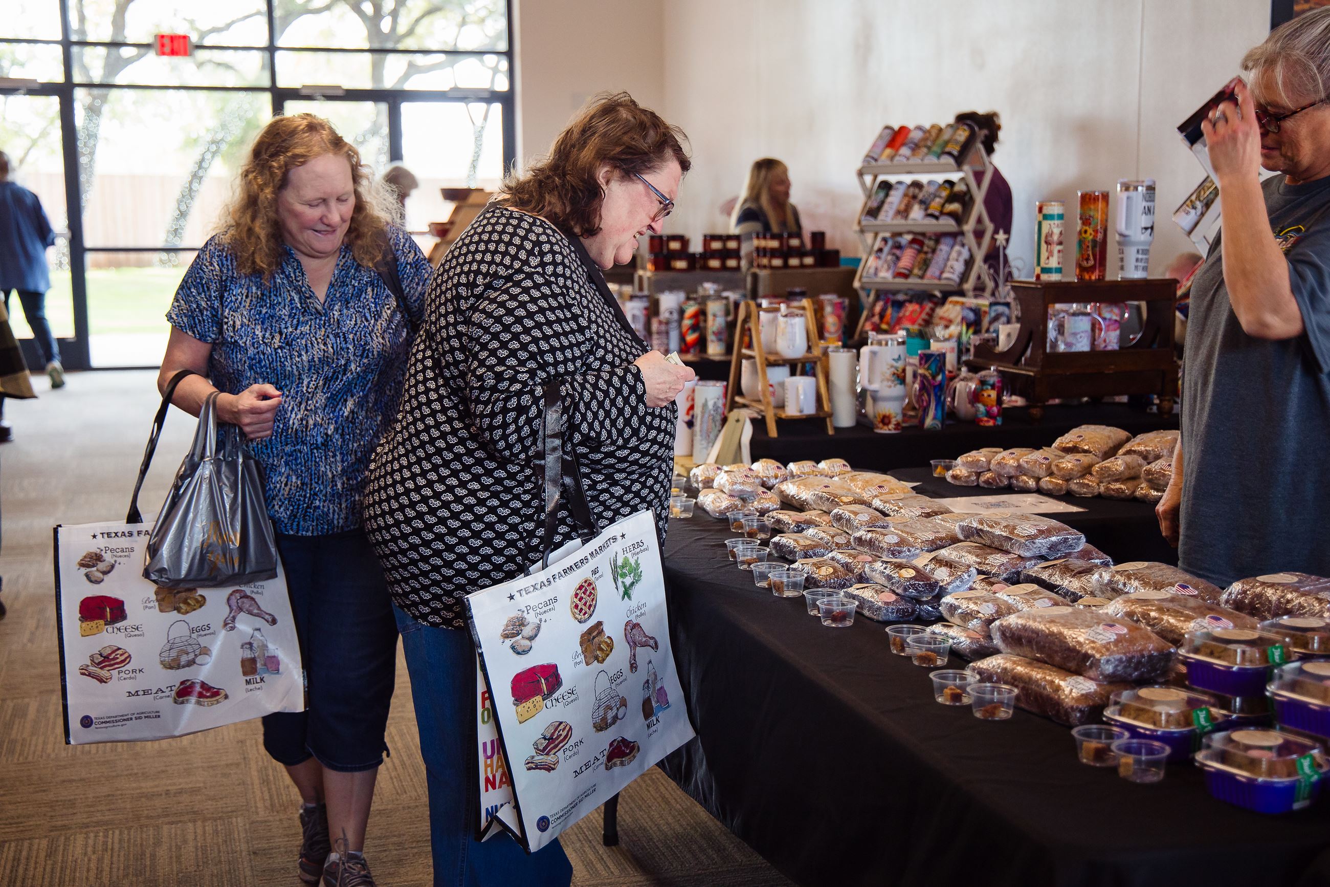 Picture of people shopping at a market